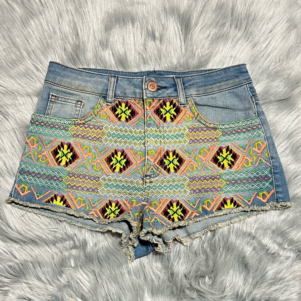 Topshop Moto Aztec - Festival - Embroidered - Raw Hem Size 26